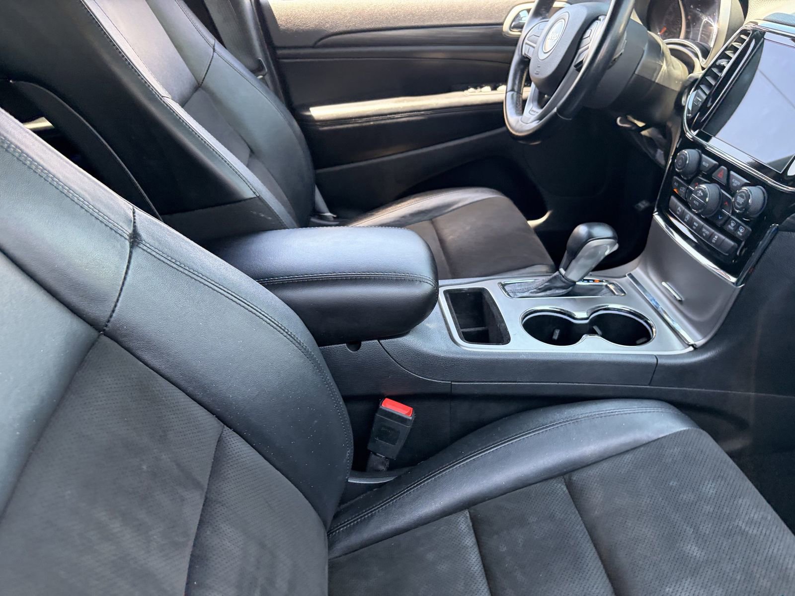 Used 2021 Jeep Grand Cherokee Laredo X AWD/4WD image 10