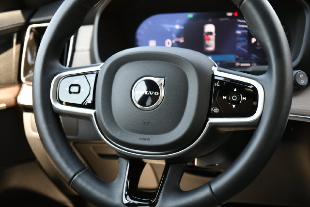 New 2026 Volvo XC90 B6 Plus w/ Protection Package Premier AWD/4WD image 22