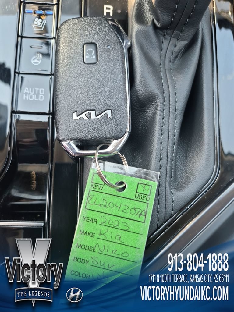 Used 2023 Kia Niro SX Touring FWD image 29