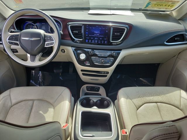 Used 2017 Chrysler Pacifica Limited FWD image 12