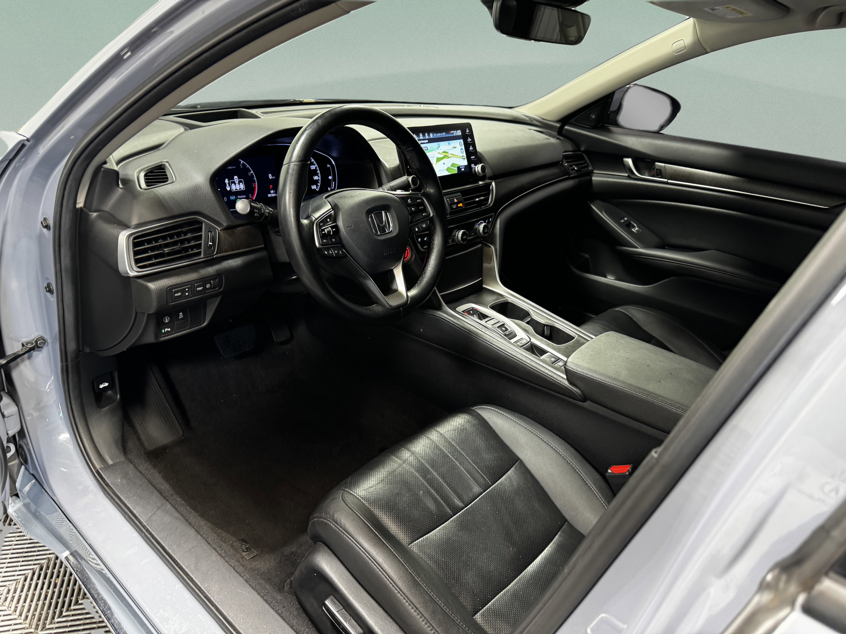 Used 2021 Honda Accord Touring image 9