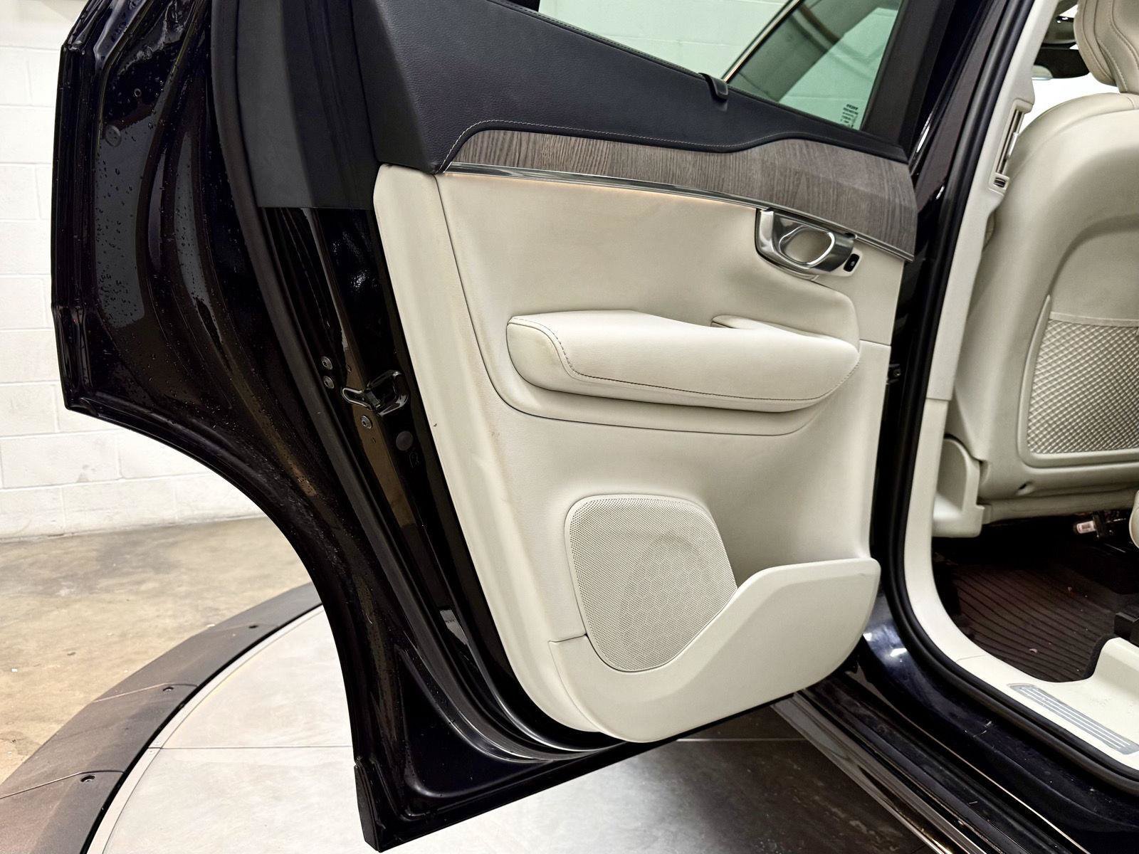 Used 2023 Volvo XC90 T8 Ultimate w/ Protection Package Premier AWD/4WD image 18