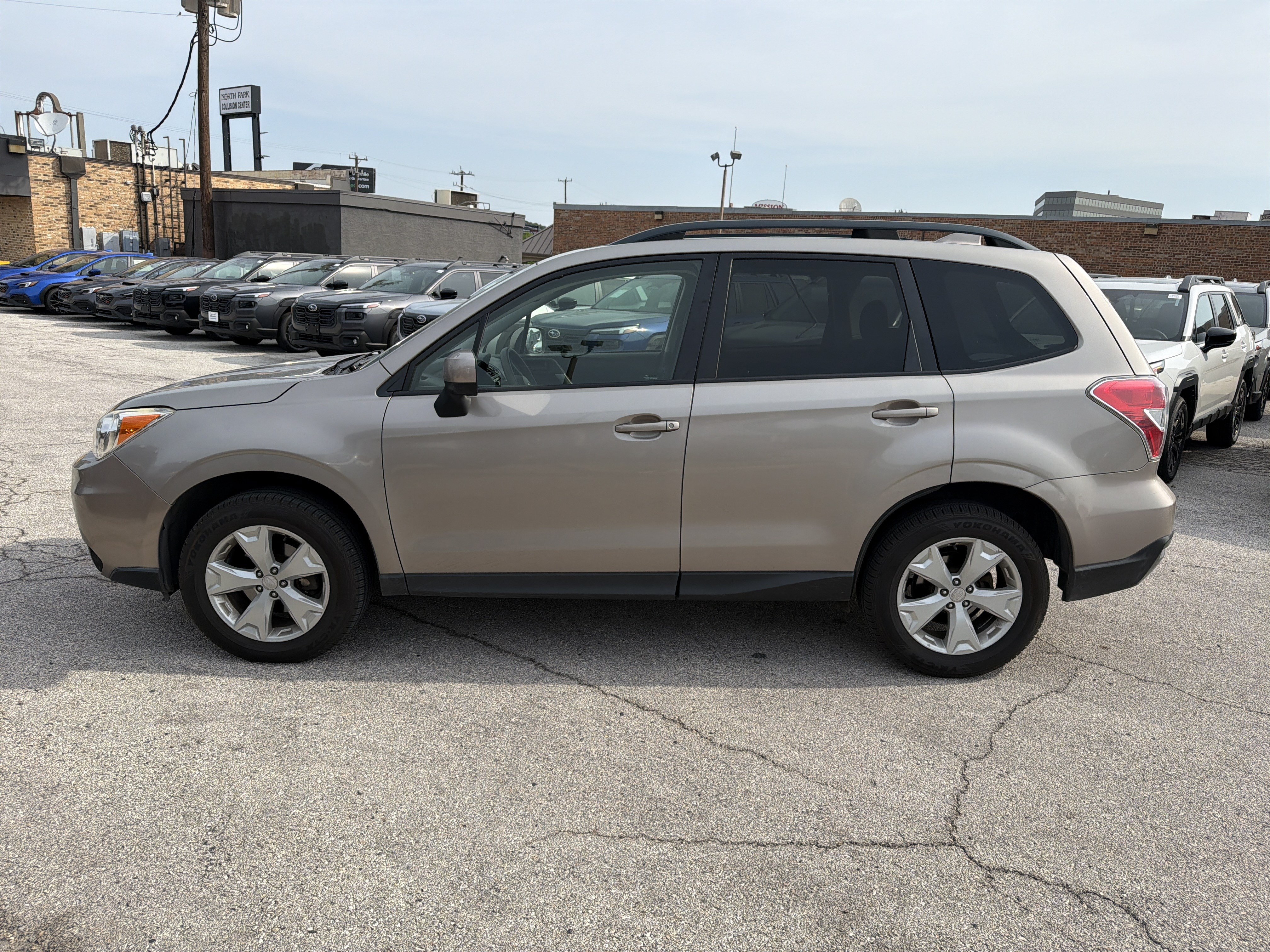 Used 2016 Subaru Forester 2.5i Premium AWD/4WD image 6