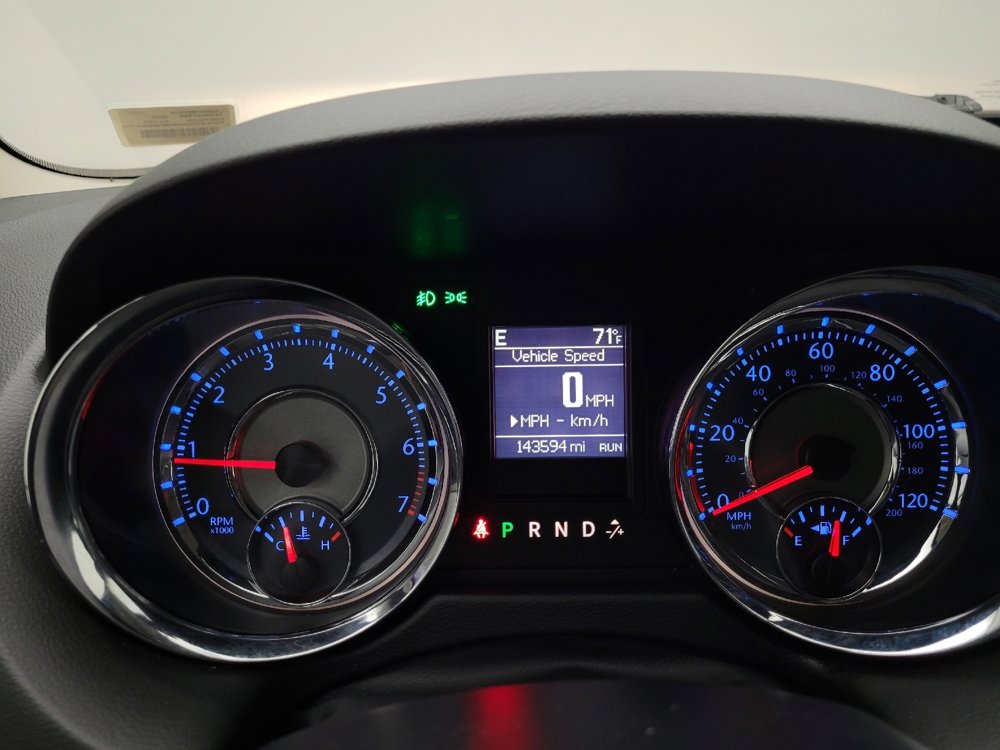 Used 2016 Chrysler Town & Country Touring w/ Driver Convenience Group FWD image 23