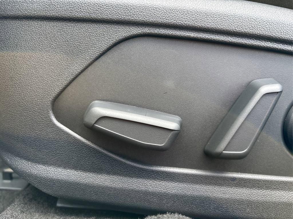 New 2026 Hyundai Elantra Limited image 27