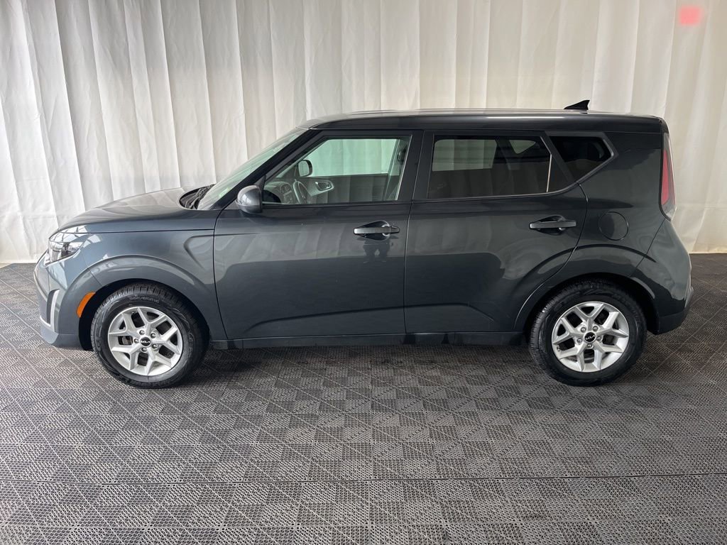 Used 2023 Kia Soul LX w/ LX Technology Package FWD image 31