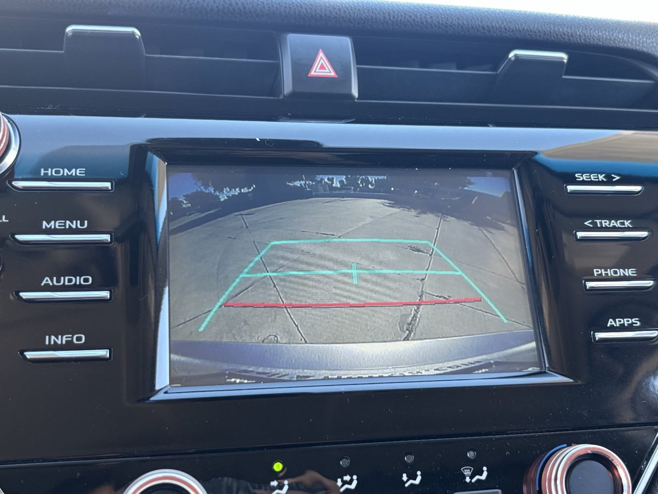 Used 2018 Toyota Camry LE FWD image 21