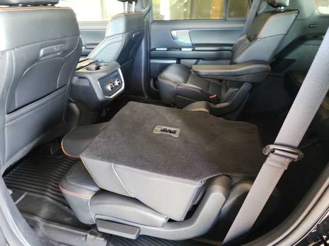 Used 2025 Ford Expedition Tremor AWD/4WD image 23