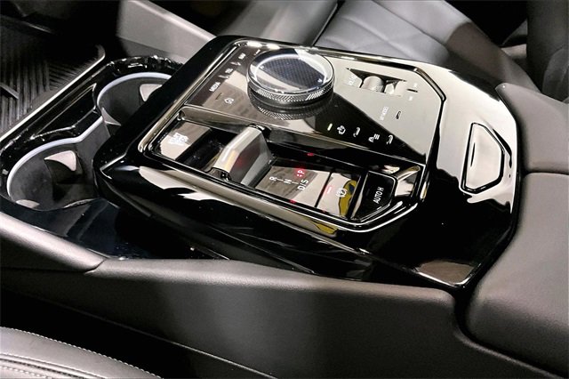 Used 2024 BMW 530i xDrive w/ Convenience Package image 13