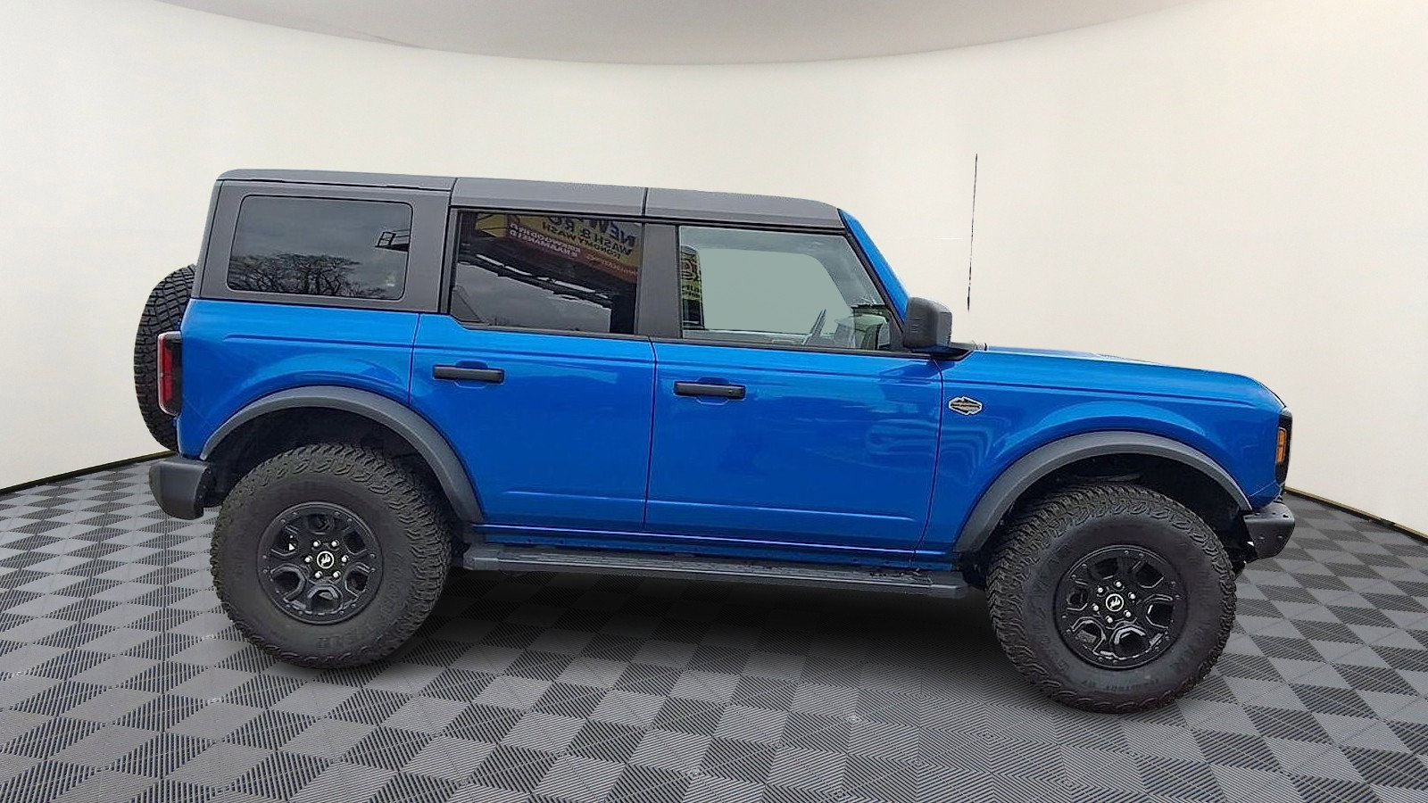 Used 2024 Ford Bronco Wildtrak image 9