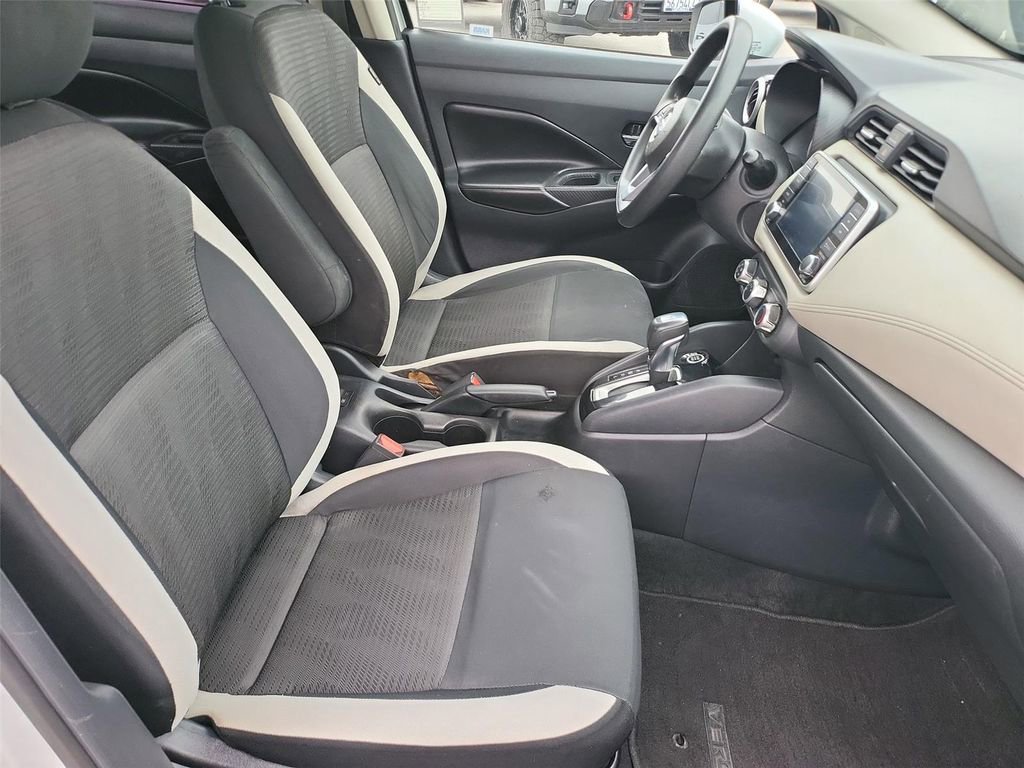 Used 2020 Nissan Versa SV FWD image 17