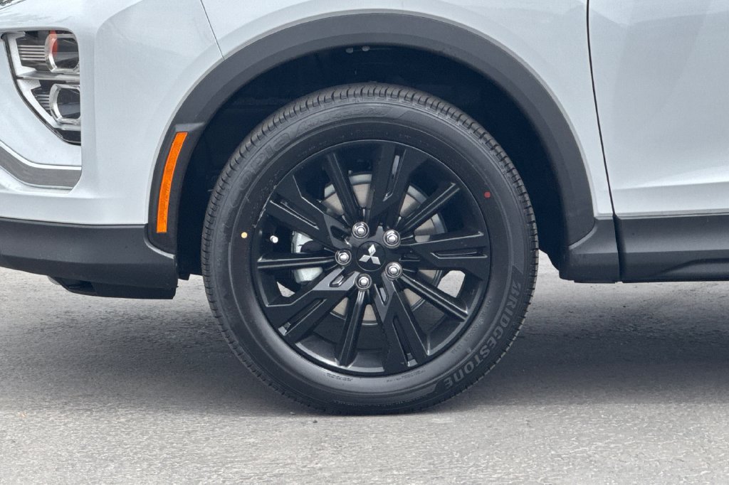 New 2026 Mitsubishi Eclipse Cross LE AWD/4WD image 29