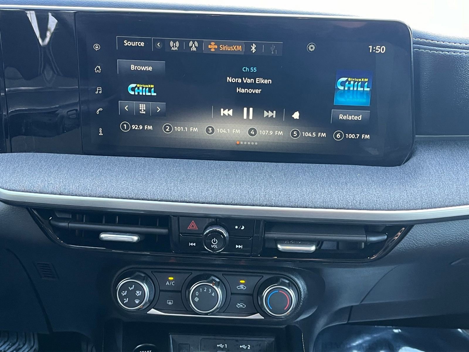 Used 2025 Nissan Kicks SV image 18