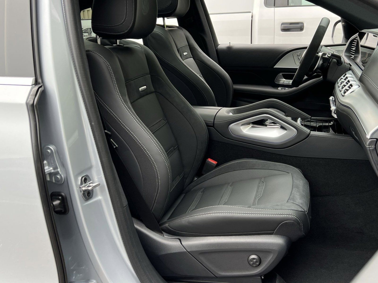 New 2026 Mercedes-Benz GLE 53 AMG 4MATIC Coupe image 26