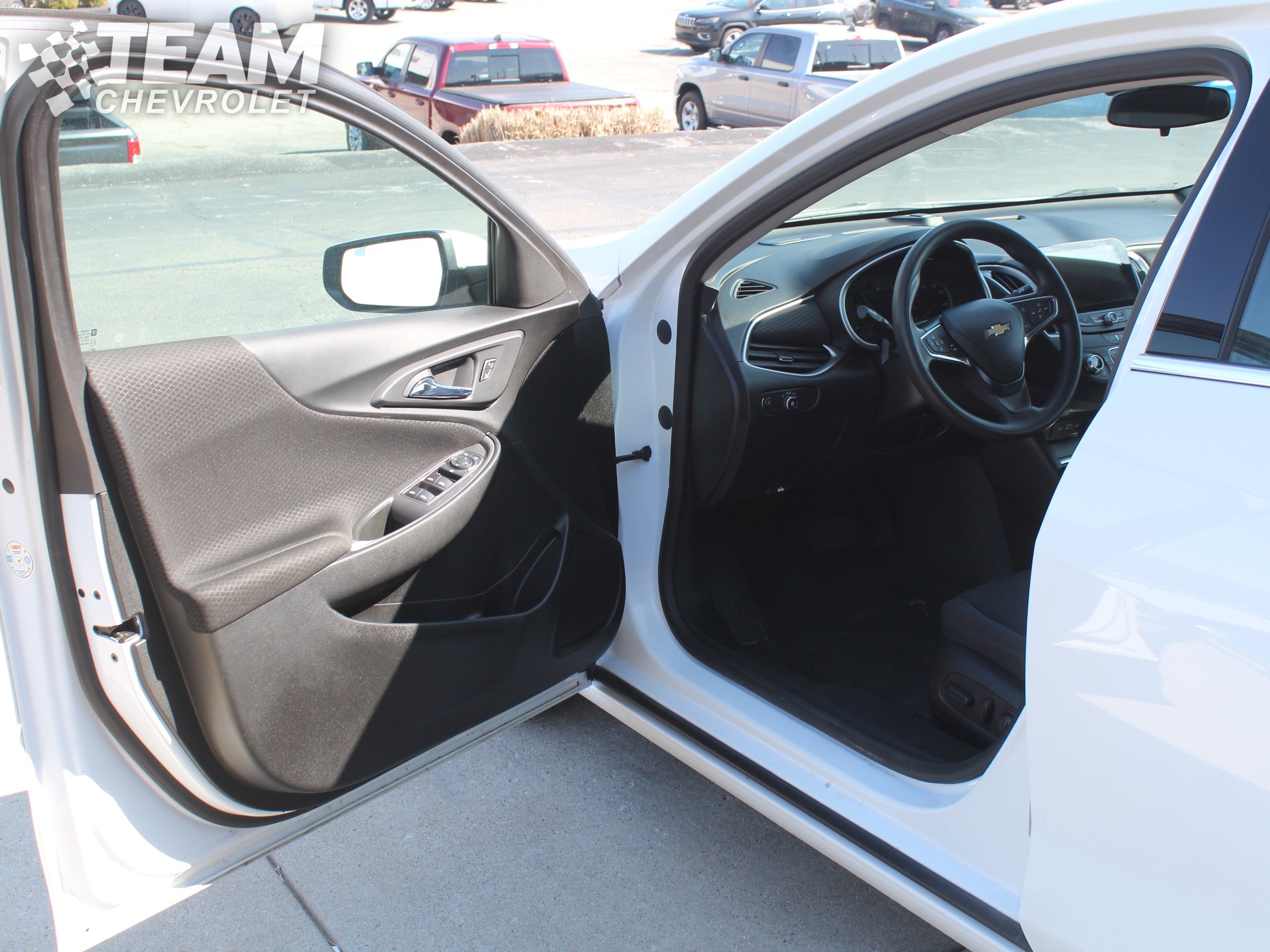 Used 2024 Chevrolet Malibu LT image 10