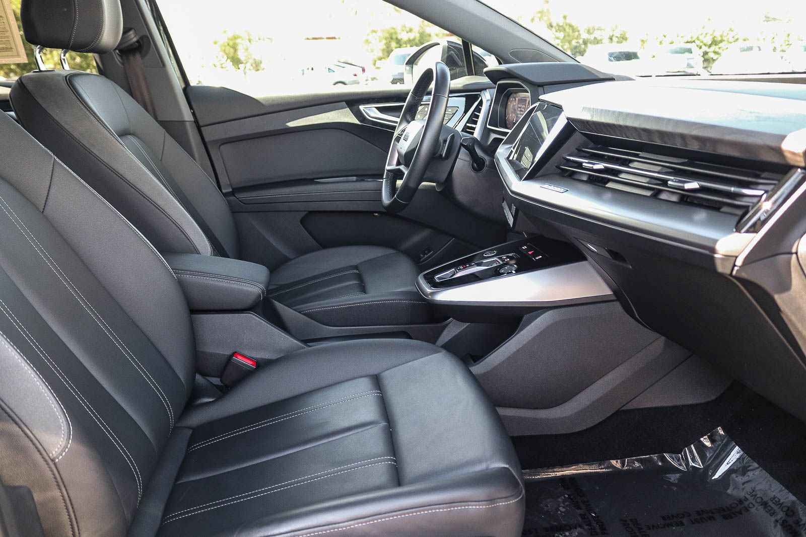 Certified 2023 Audi Q4 e-tron Premium Plus w/ Premium Plus AWD/4WD image 17