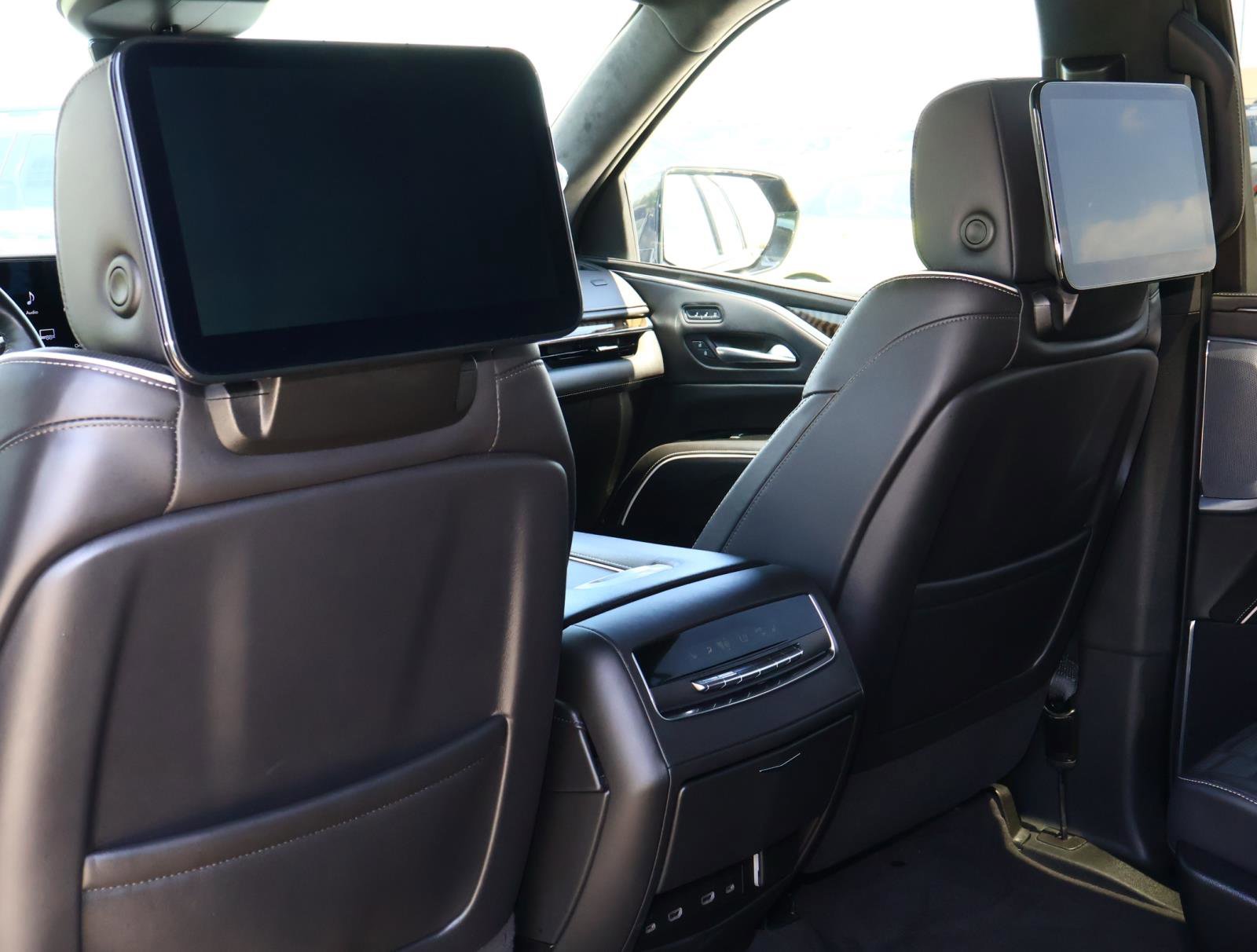 Used 2024 Cadillac Escalade ESV Premium Luxury Platinum AWD/4WD image 20