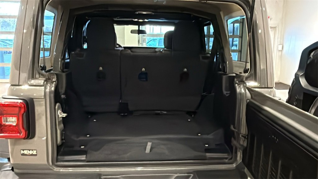 Used 2022 Jeep Wrangler Unlimited Sport image 17