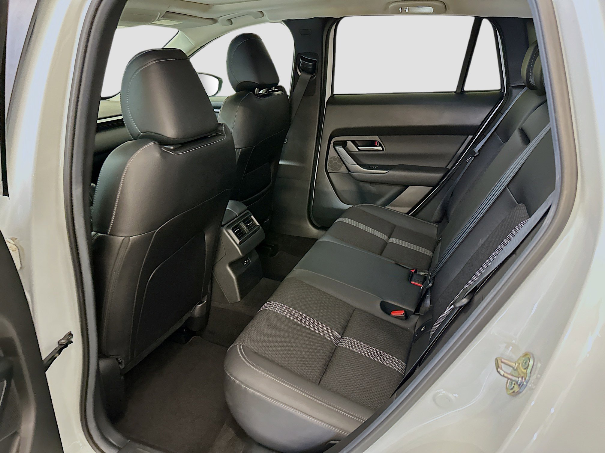 Used 2025 MAZDA CX-50 AWD 2.5 S w/ Premium Package image 30