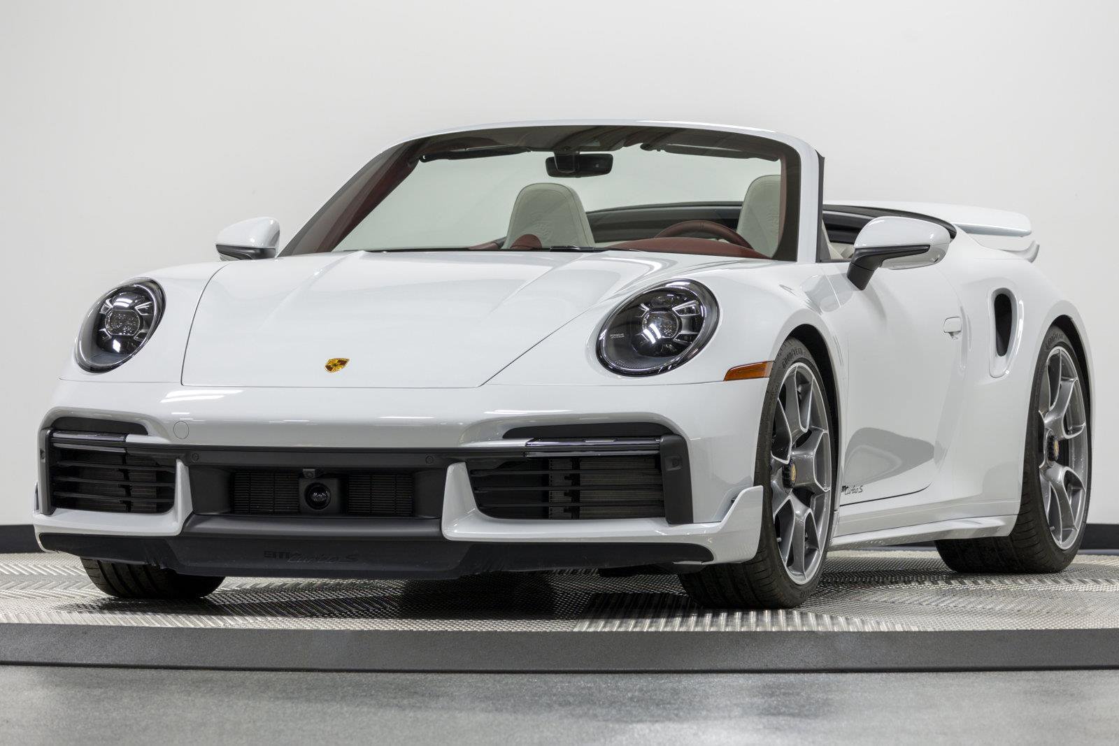 Used 2022 Porsche 911 Turbo S image 3