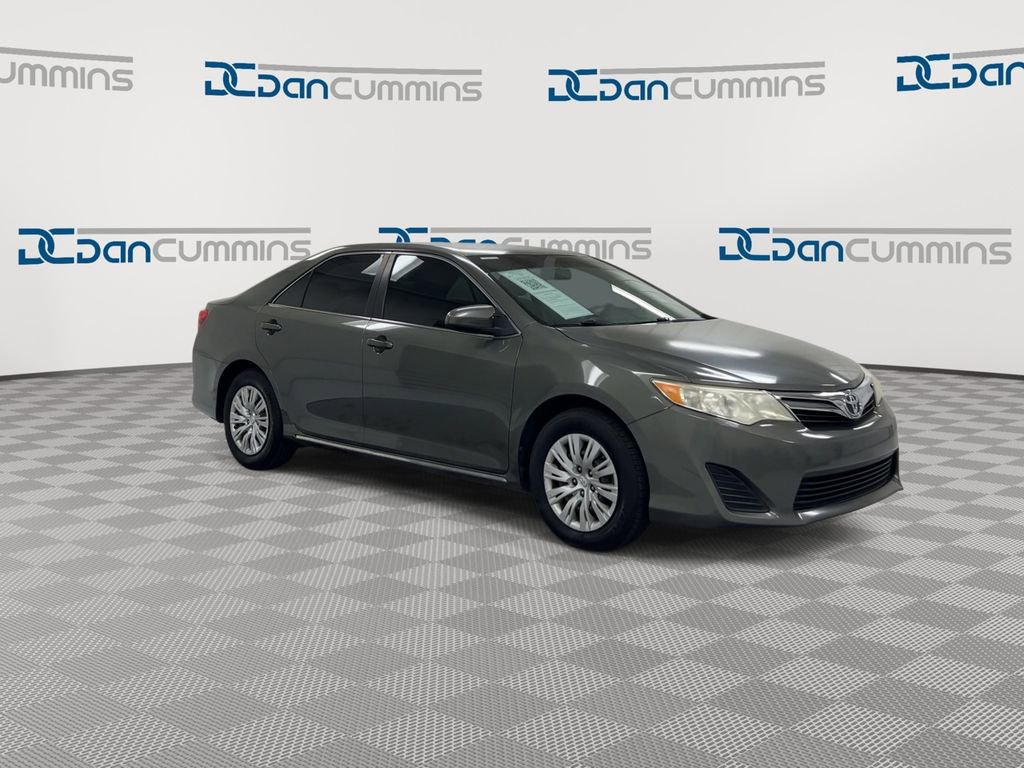 Used 2012 Toyota Camry LE FWD image 2