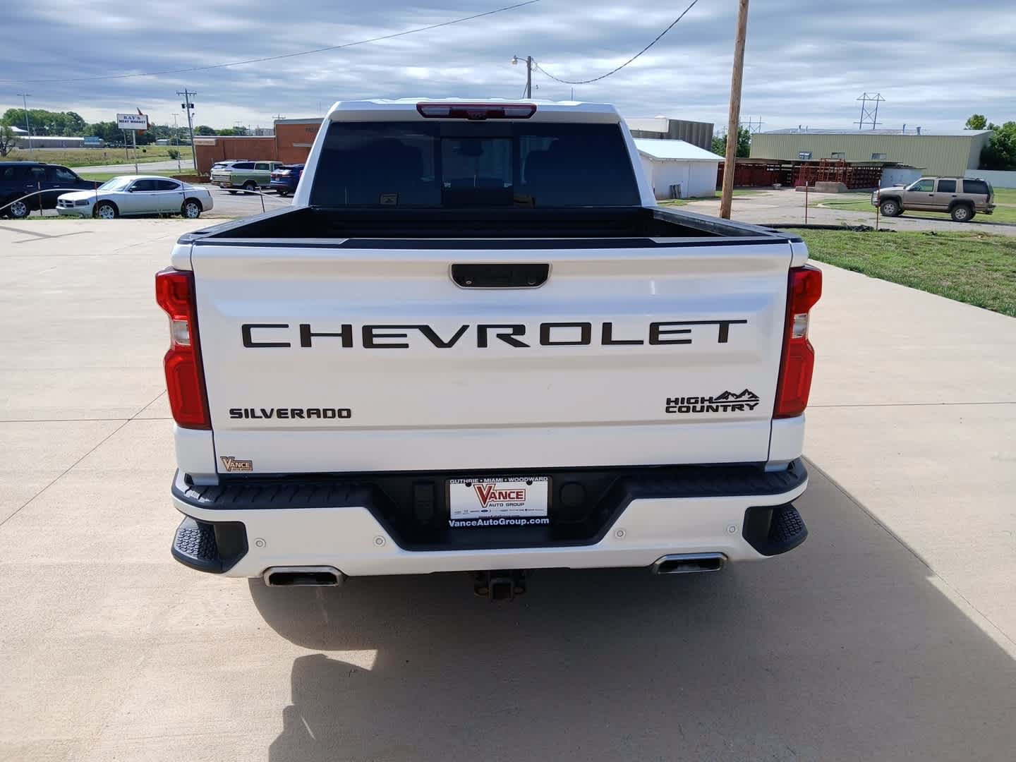 Used 2023 Chevrolet Silverado 1500 High Country w/ High Country Premium Package AWD/4WD image 5