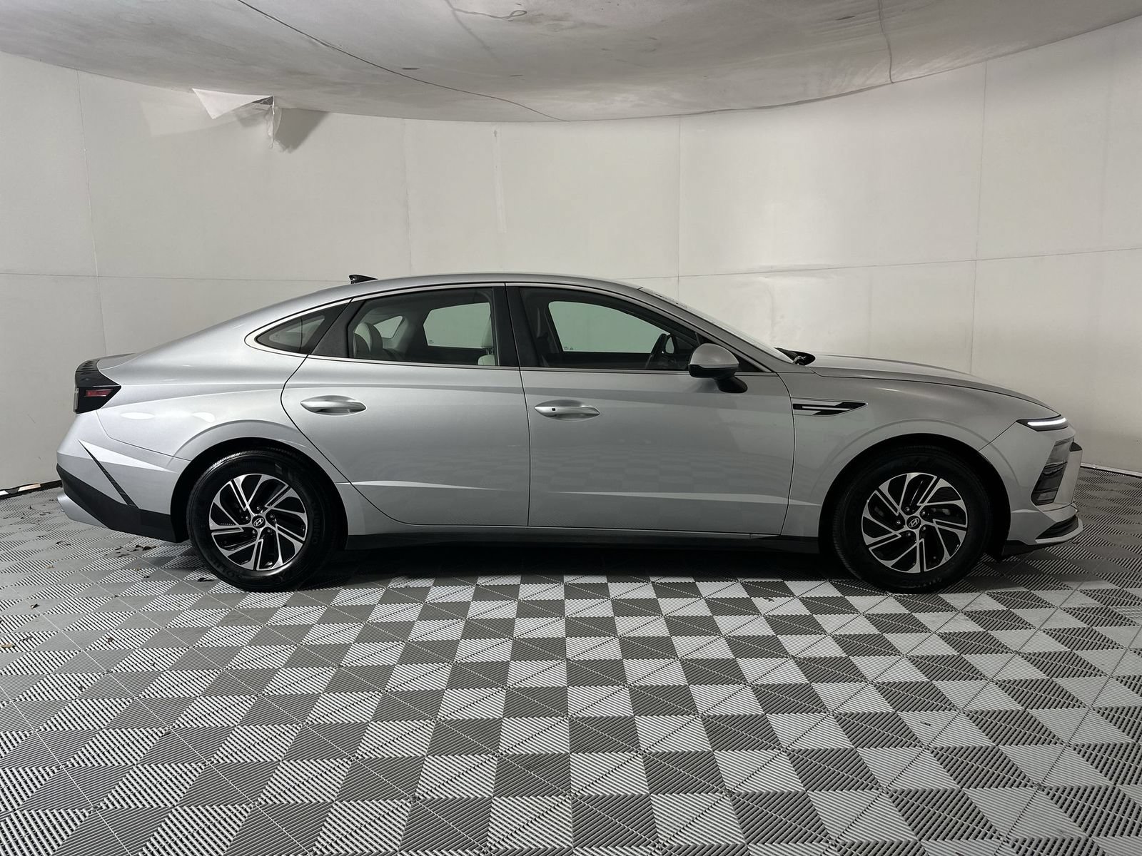 Used 2026 Hyundai Sonata Blue FWD image 9