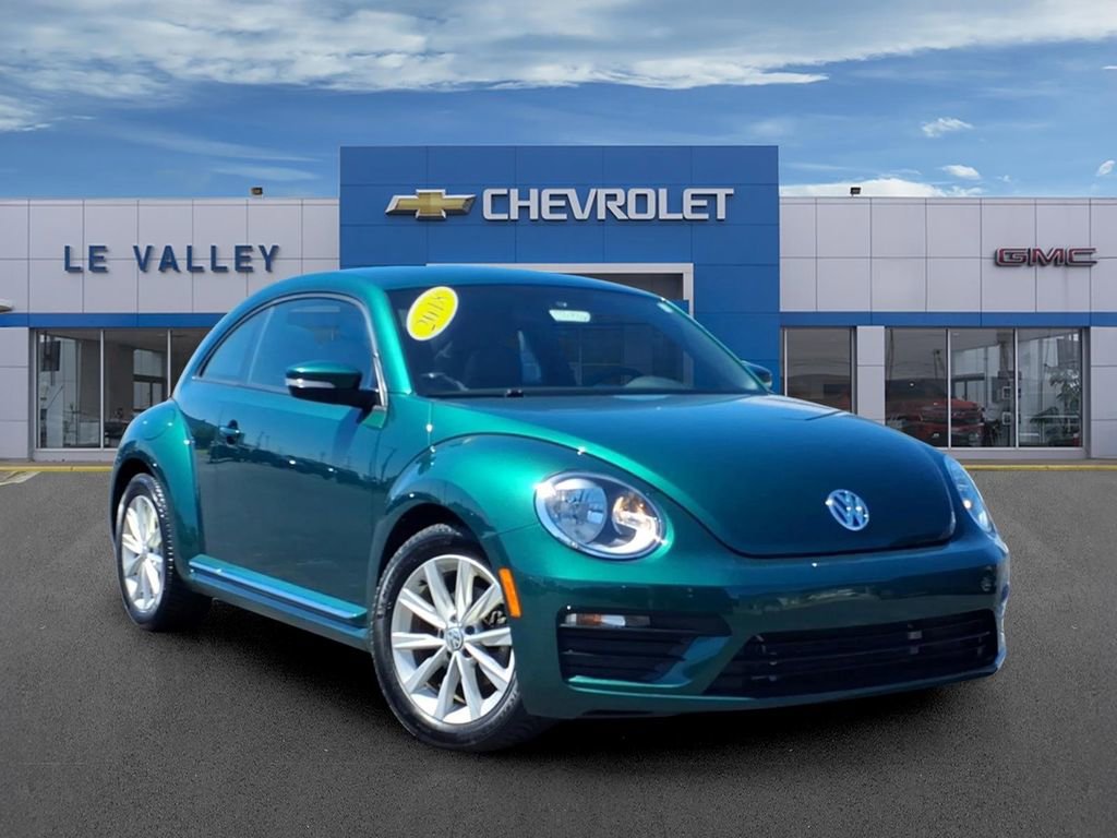 Used 2018 Volkswagen Beetle 2.0T S w/ Style & Comfort Package For S FWD video 1