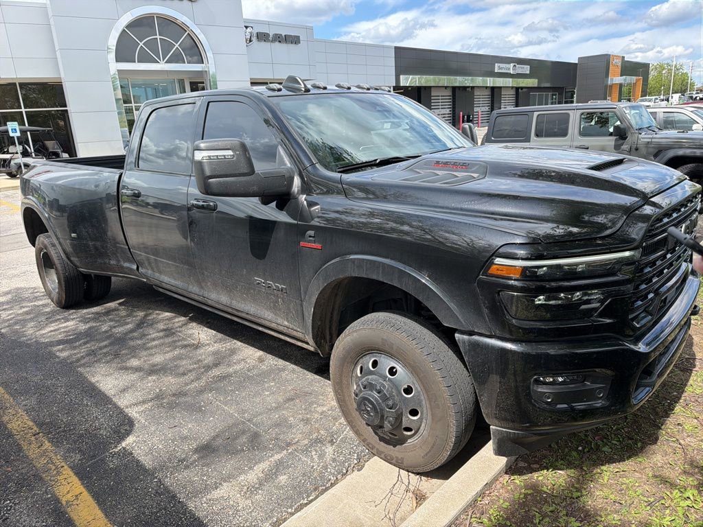 Used 2025 RAM 3500 Limited AWD/4WD image 4