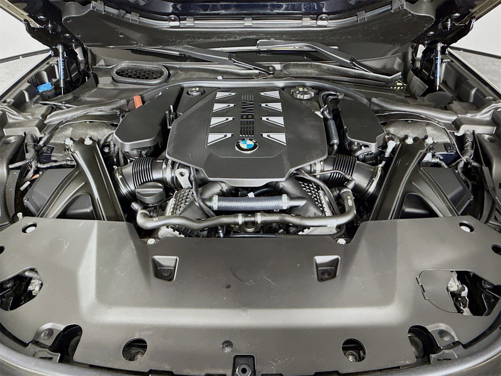 Certified 2023 BMW 760i xDrive w/ Executive Package image 32