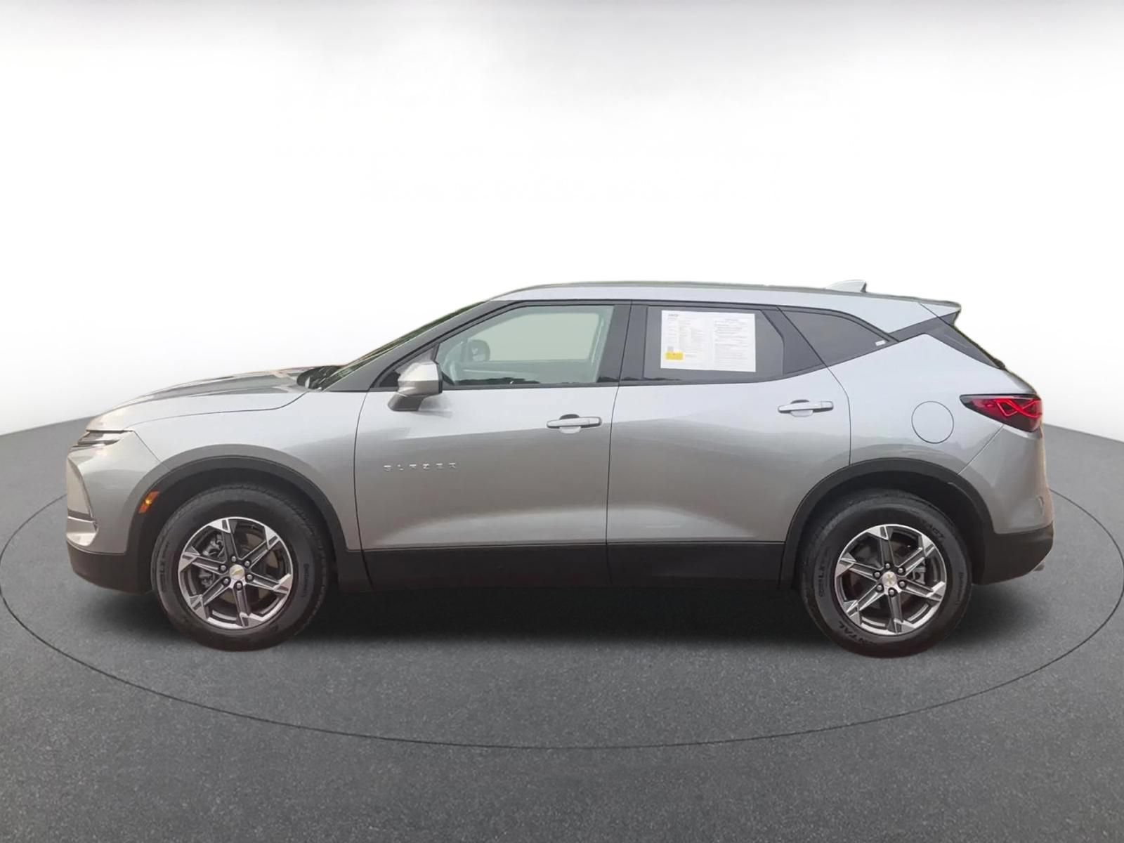 Used 2026 Chevrolet Blazer LT FWD image 9