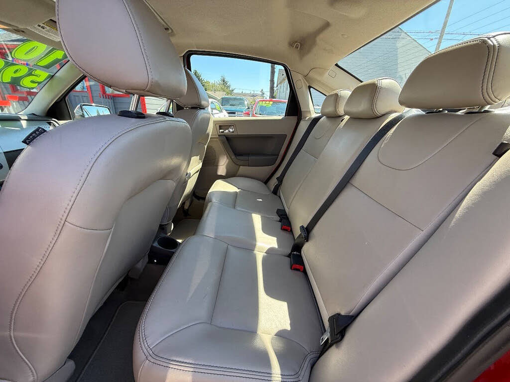Used 2009 Ford Focus SEL image 14