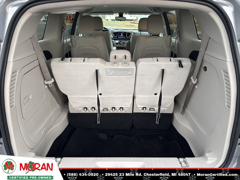 Used 2017 Chrysler Pacifica Touring Plus image 32