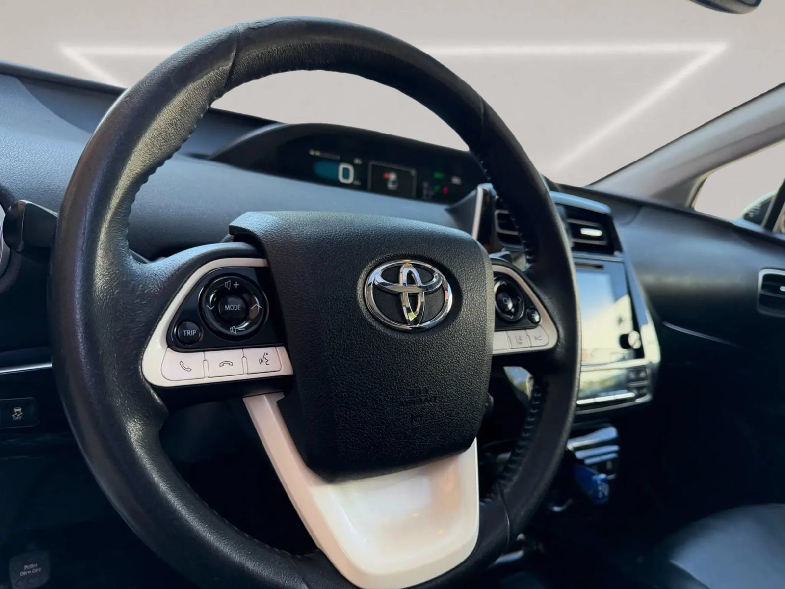 Used 2017 Toyota Prius Four w/ Premium Convenience Package FWD image 26