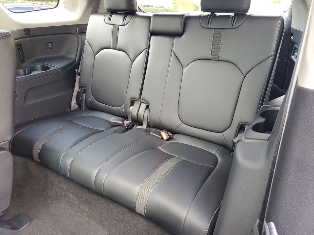 Certified 2025 Honda Pilot Touring image 17