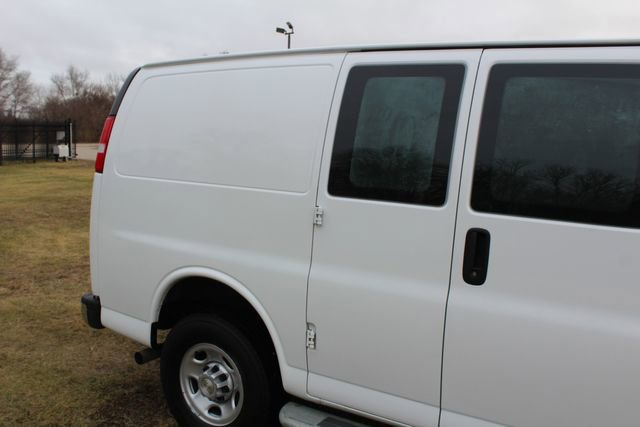 Used 2022 Chevrolet Express 2500 w/ Driver Convenience Package image 7