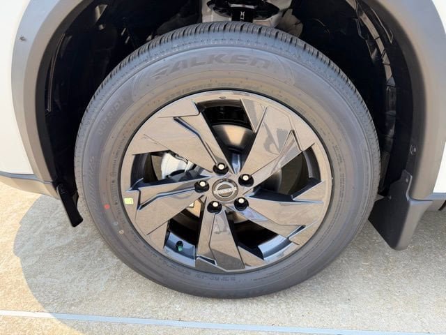 New 2026 Nissan Rogue SV FWD image 10