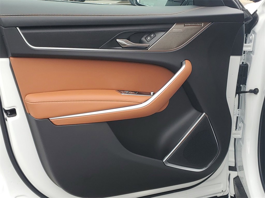 New 2025 Jaguar F-PACE R-Dynamic S image 8