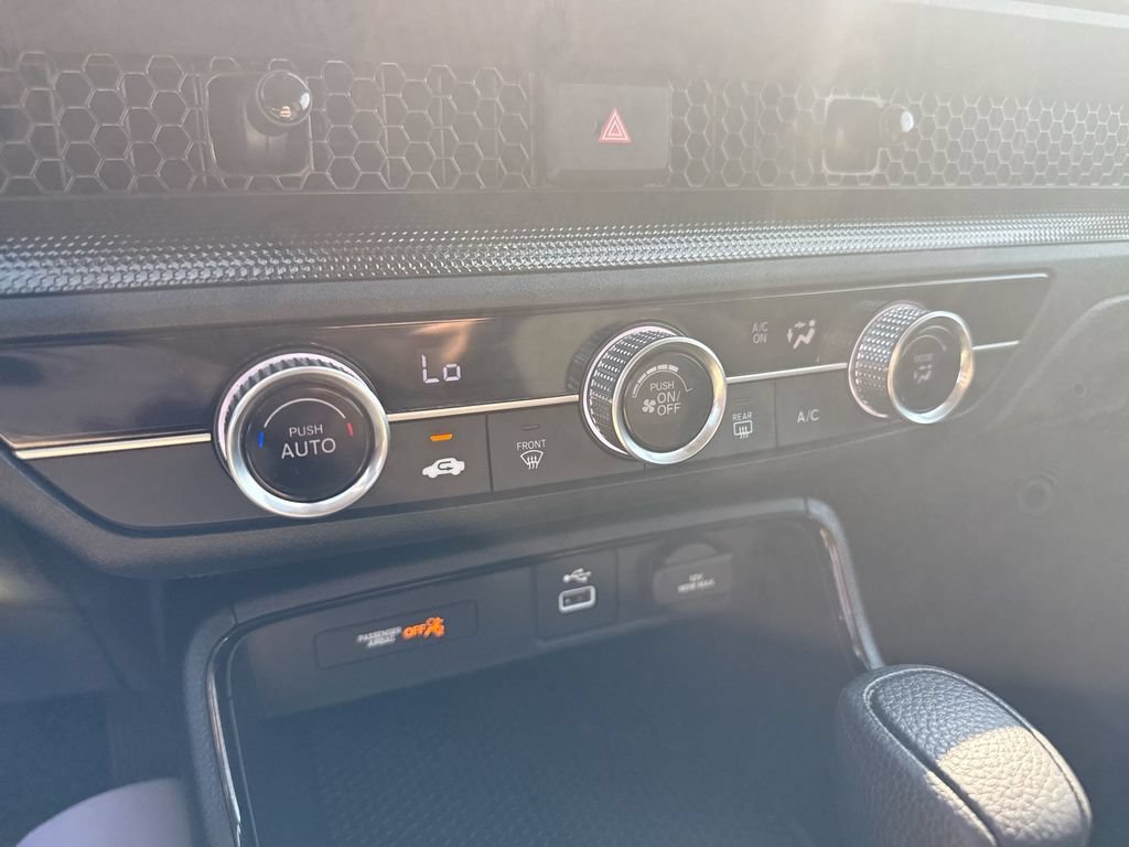 Used 2025 Honda CR-V LX image 32