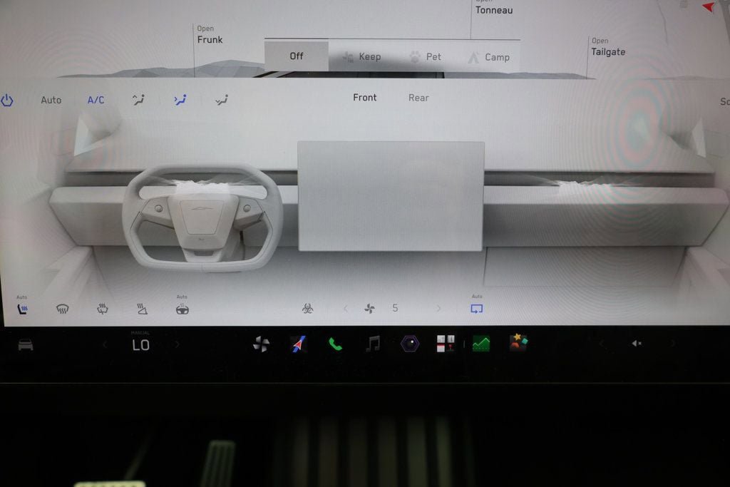 Used 2024 Tesla Cybertruck AWD Crew Cab image 22