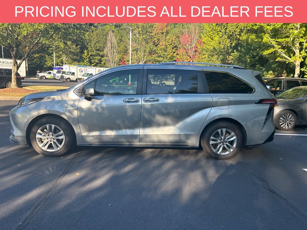 Used 2021 Toyota Sienna Limited FWD image 5