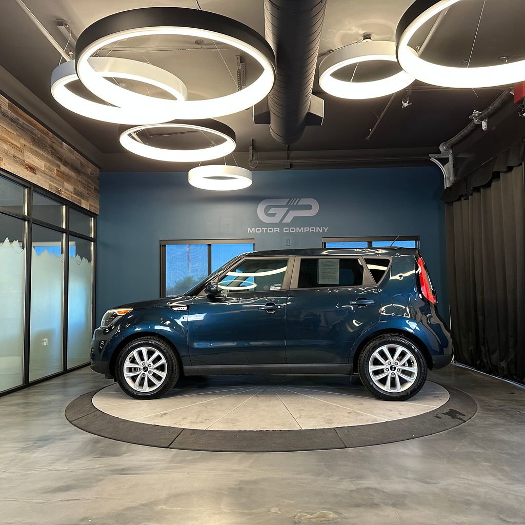 Used 2017 Kia Soul + FWD image 6