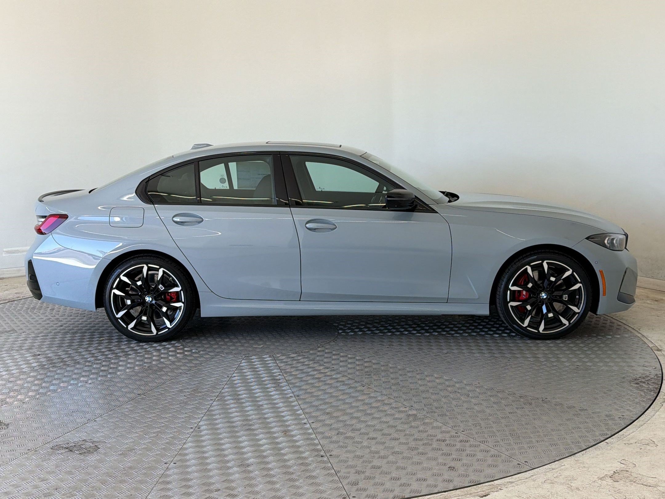 New 2026 BMW 330i xDrive Sedan w/ M Sport Package AWD/4WD image 8