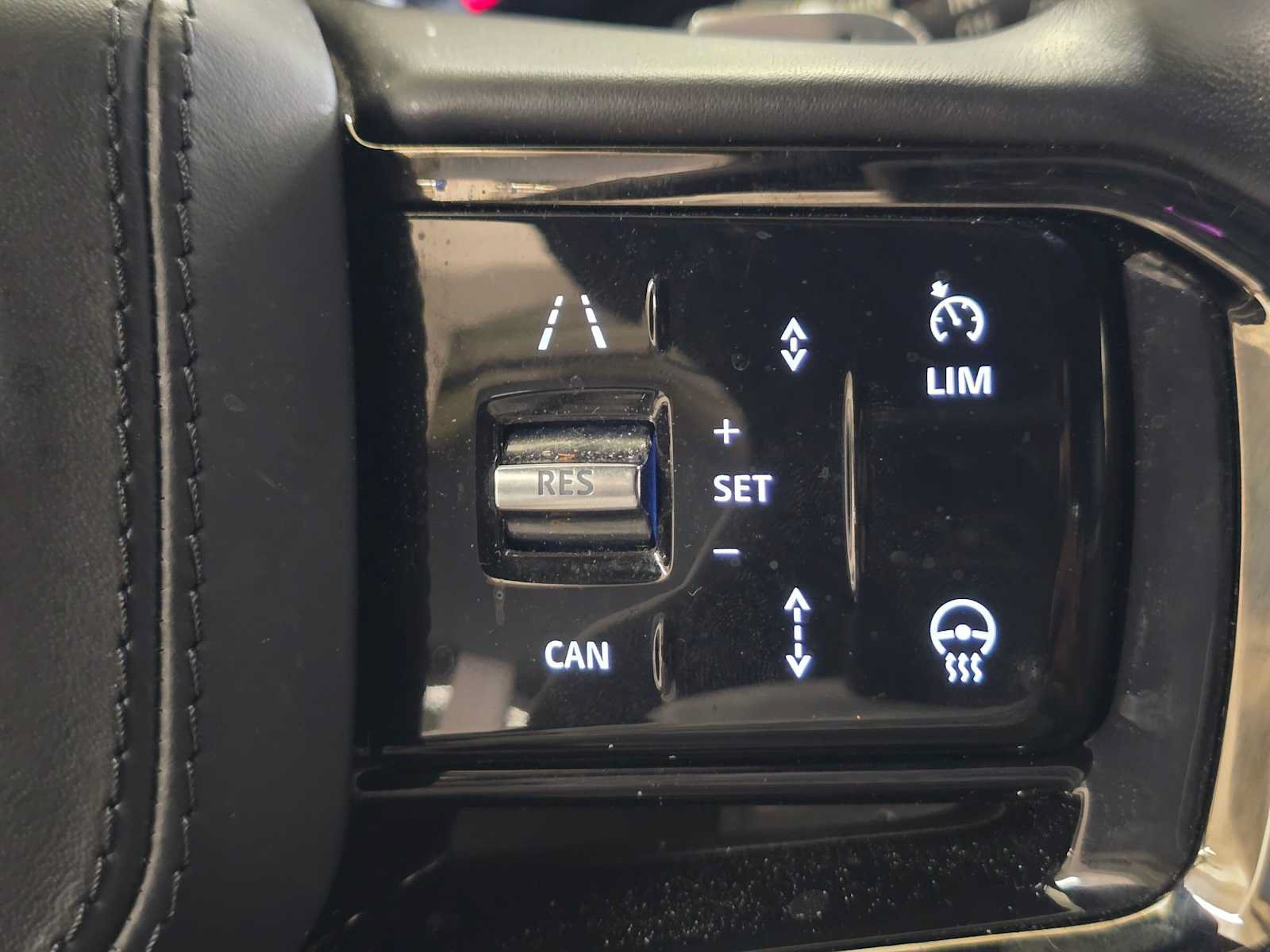 Used 2024 Land Rover Range Rover Sport Dynamic SE AWD/4WD image 33