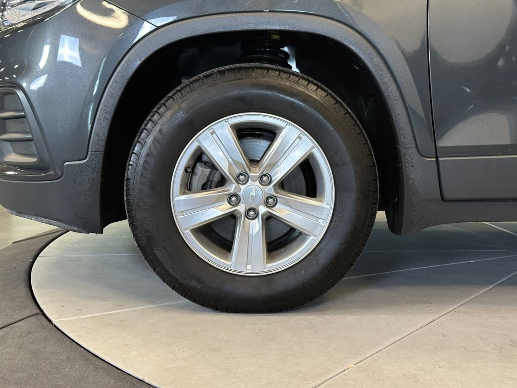 Used 2018 Chevrolet Trax LT w/ Driver Confidence Package AWD/4WD image 21