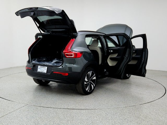 New 2026 Volvo XC40 B5 Ultra w/ Climate Package AWD/4WD image 11