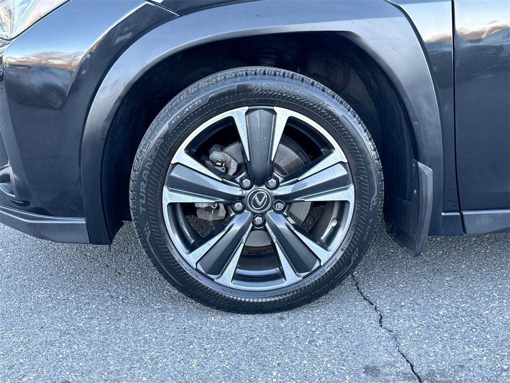 Used 2019 Lexus UX 200 image 18