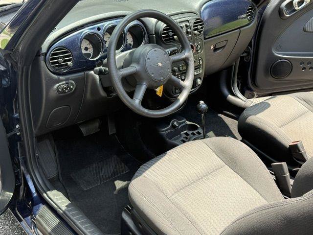 Used 2005 Chrysler PT Cruiser Convertible FWD image 8