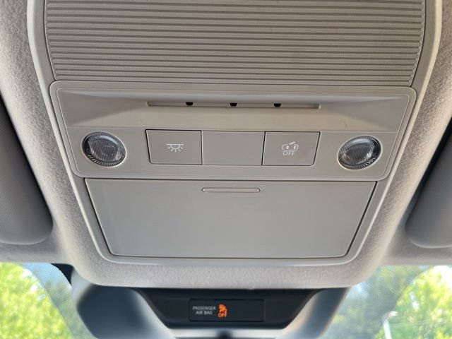 New 2025 Nissan Kicks SR image 19