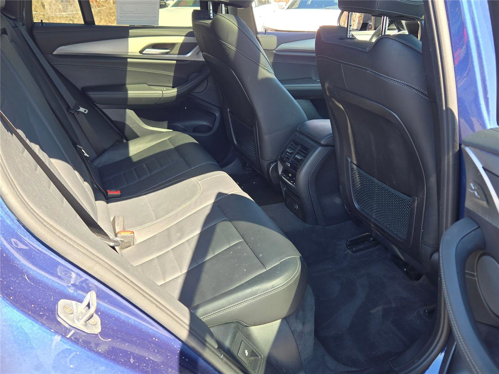 Used 2019 BMW X4 M40i w/ Premium Package image 9